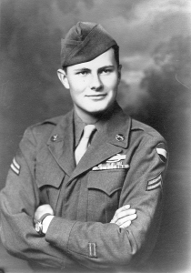 Gifford Doxsees 1944 Army photo.