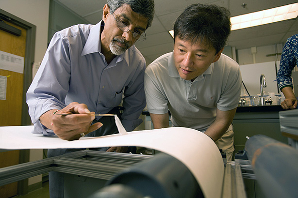 Professor Anil Netravali with Professor Yong Joo