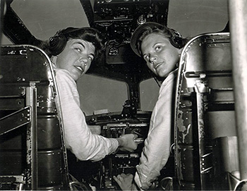 Dawn Seymour in the cockpit of a B-17 with fellow pilot Frances Green in 1944