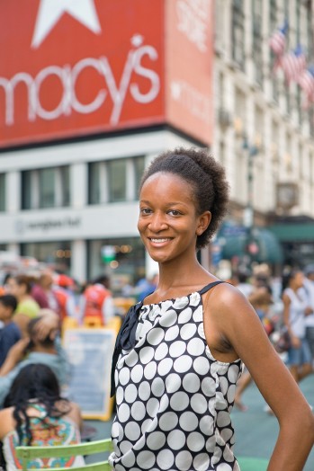 Stephanie Evans '10 in front of Macy's in New York City